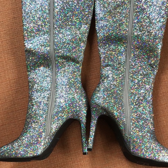 SILVER GLITTER BOOTS SZ. 8 - Picture 6 of 8